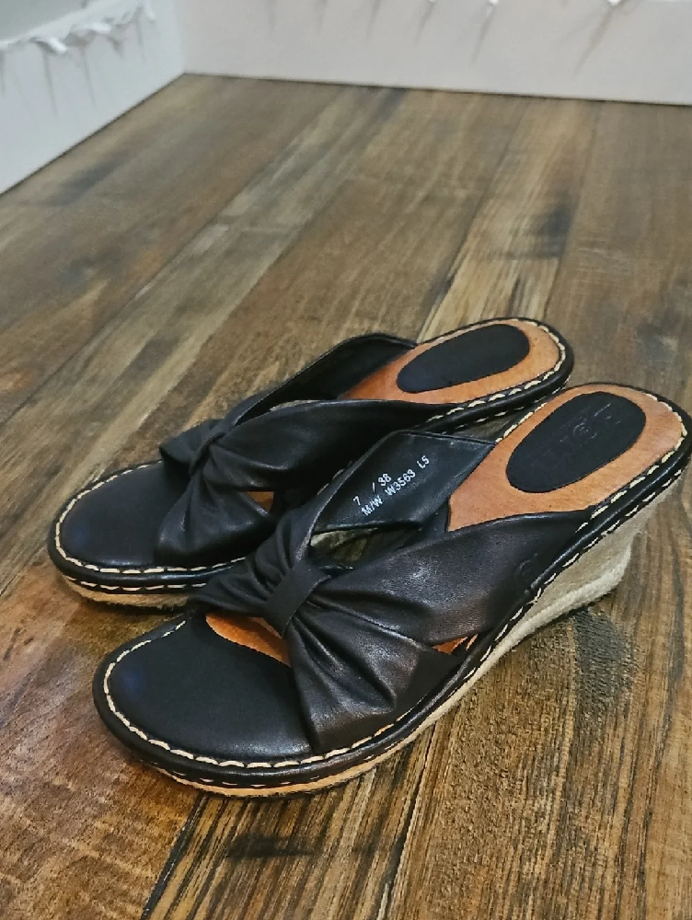 Born Black Leather Knot Wedge Sandals‎